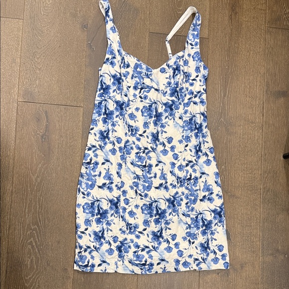 Abercrombie & Fitch Dresses & Skirts - Abercrombie & Fitch Blue Floral Mini Dress